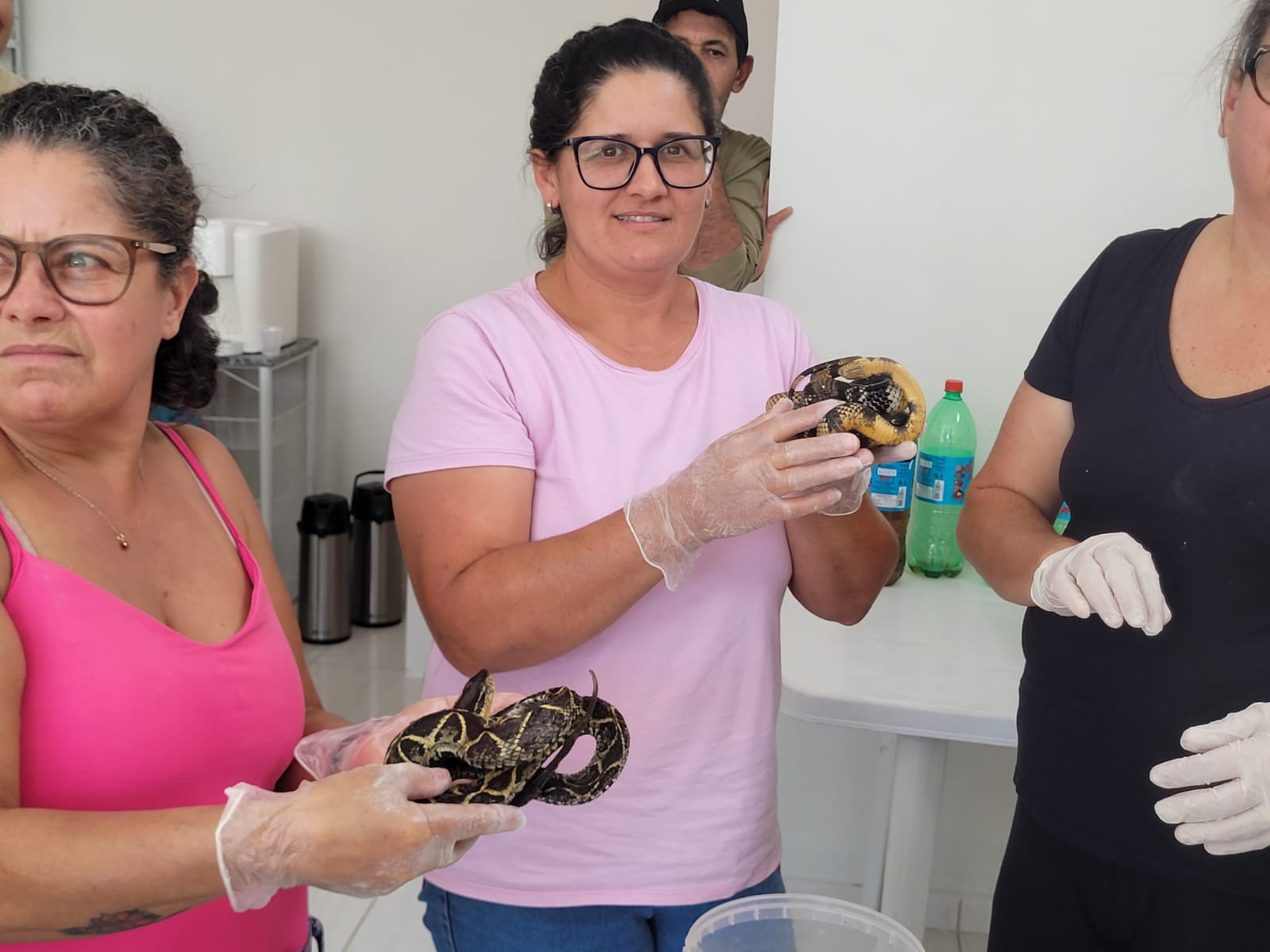 Senar Capacita Participantes para lidar com Animais Peçonhentos
